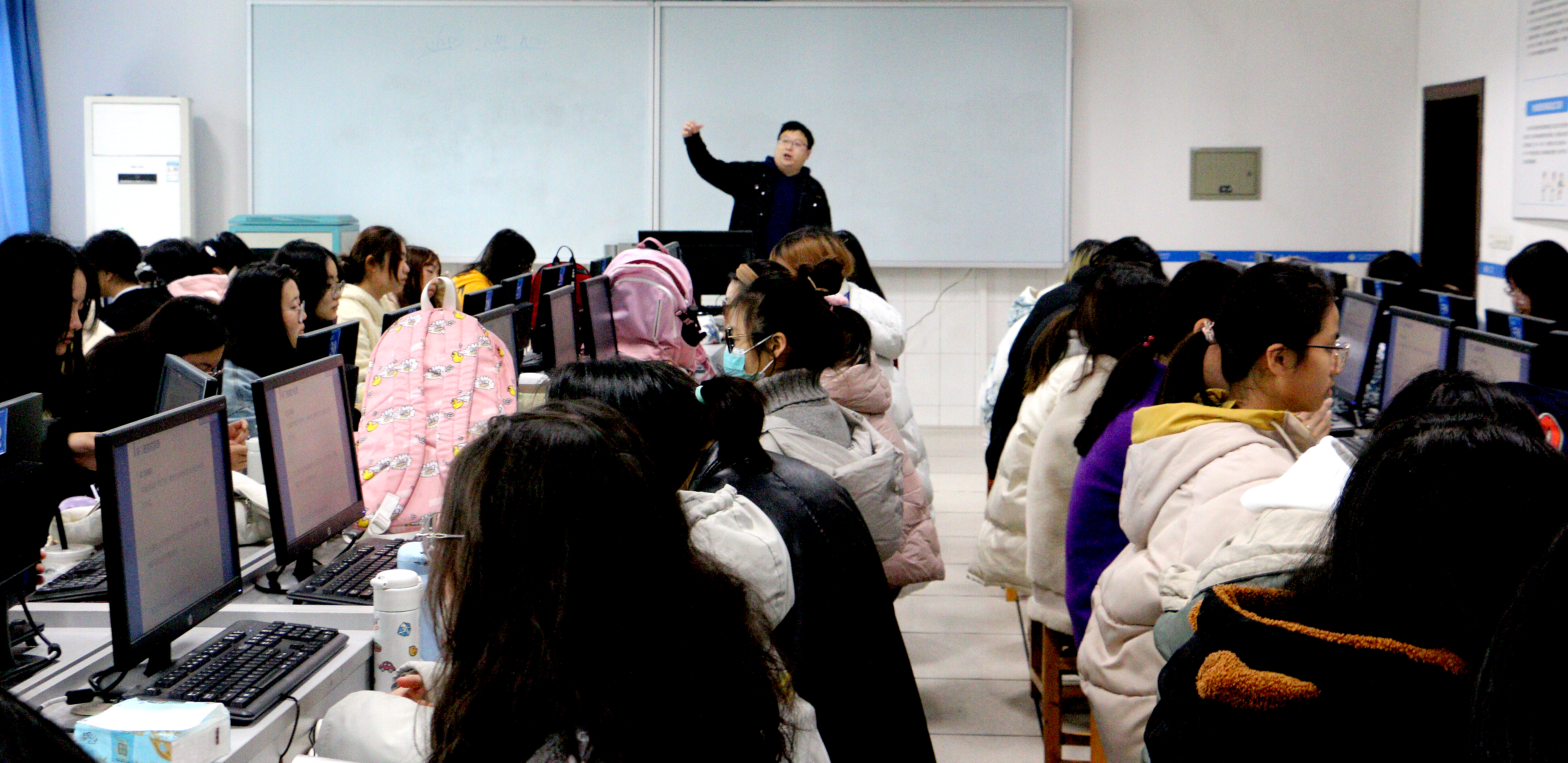 1637217887672036680.jpg 001.jpg